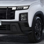 Desain eksterior yang berani berpadu dengan interior yang tegas dan modern.